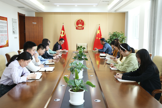 AD0P4312_1.jpg